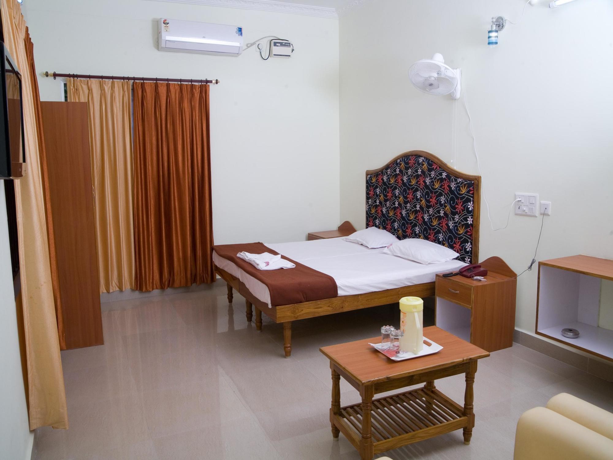 Vihas Inn Tirupati Bagian luar foto