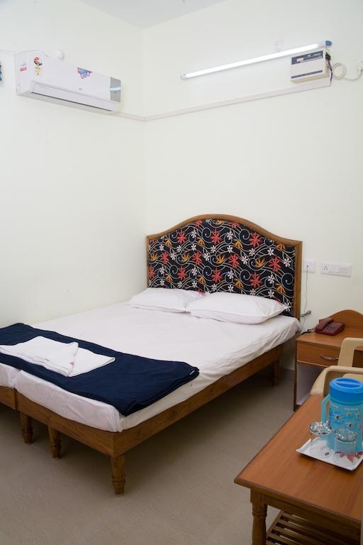 Vihas Inn Tirupati Bagian luar foto