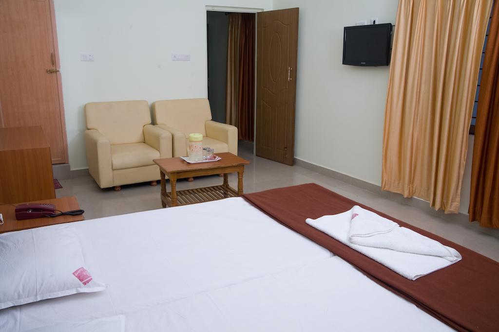 Vihas Inn Tirupati Ruang foto